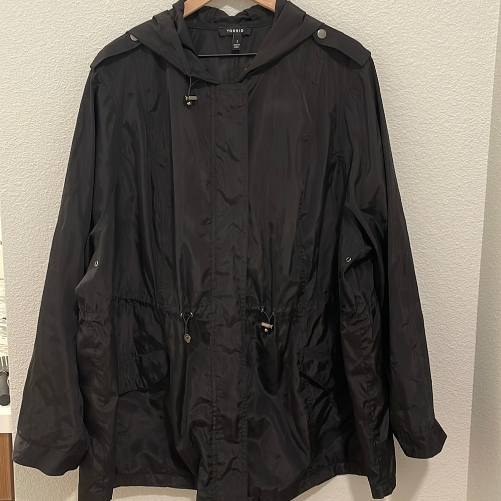 Raincoat/ wind breaker